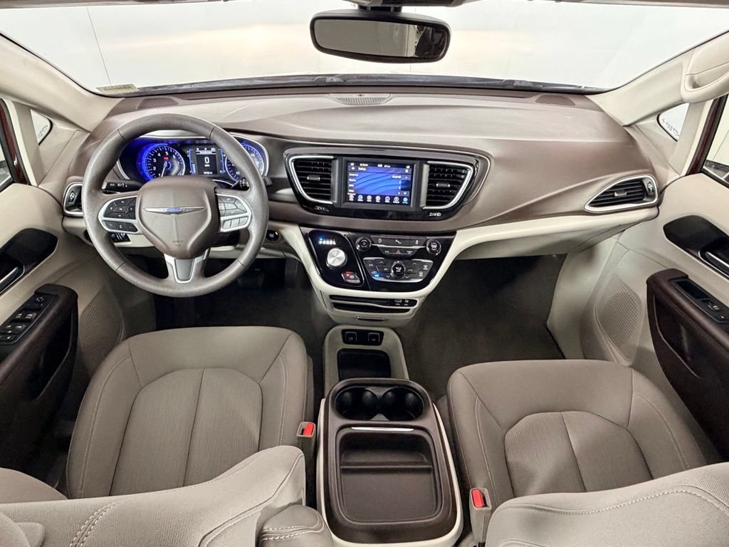 Used 2018 Chrysler Pacifica Touring Plus FWD image 24
