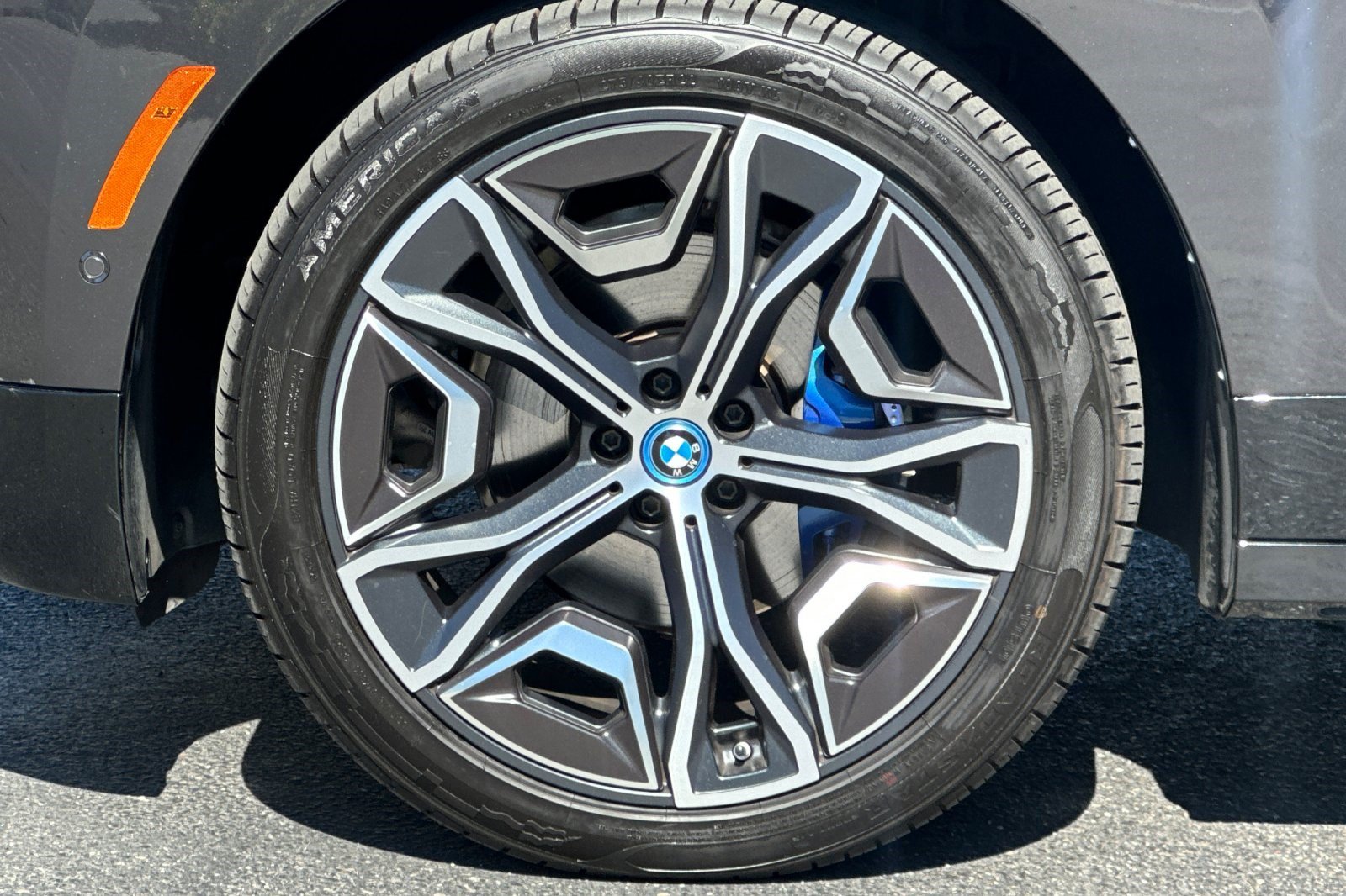 Certified 2023 BMW iX xDrive50 w/ Sport Package AWD/4WD image 38