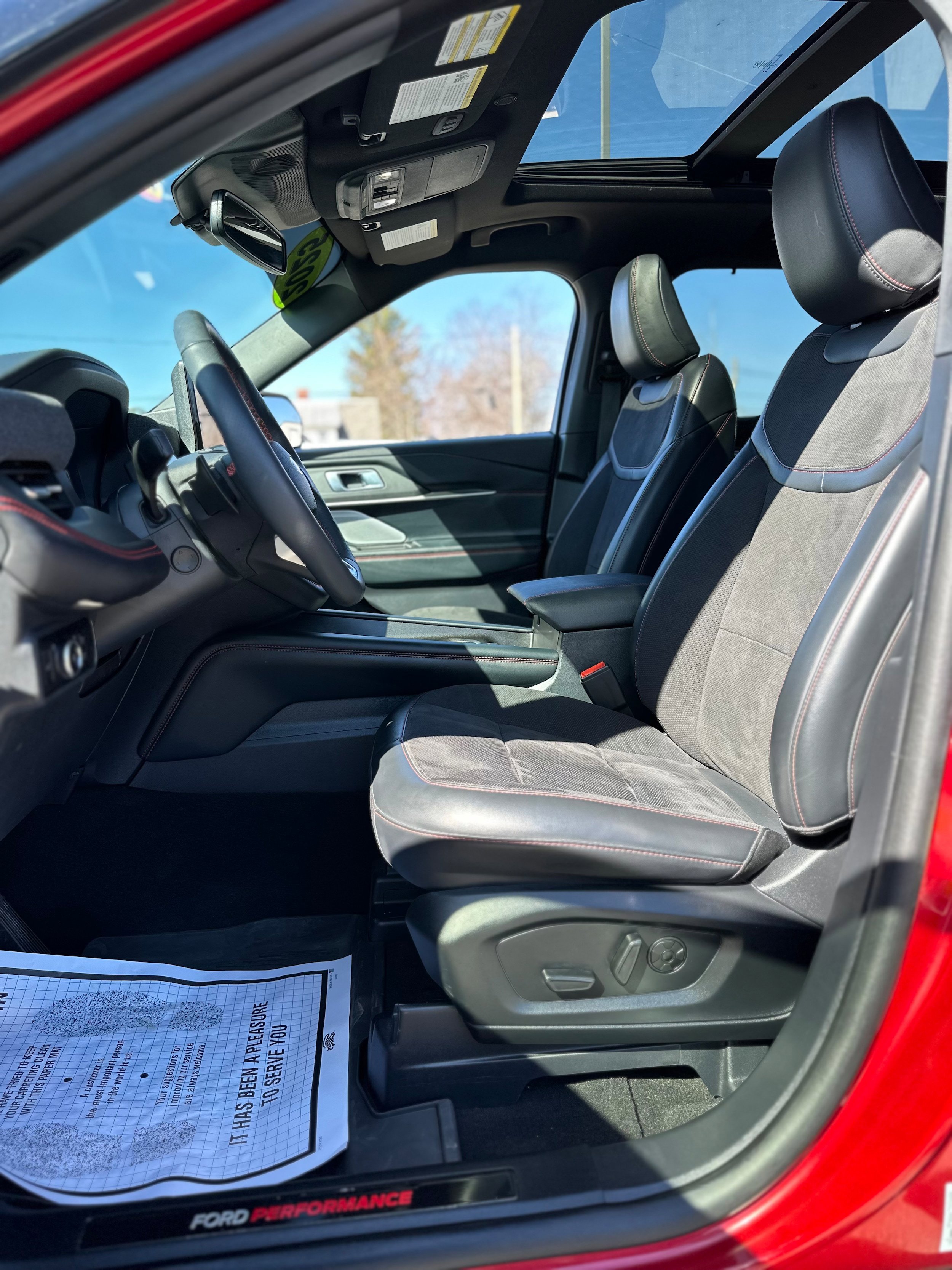 Used 2025 Ford Explorer ST AWD/4WD image 9