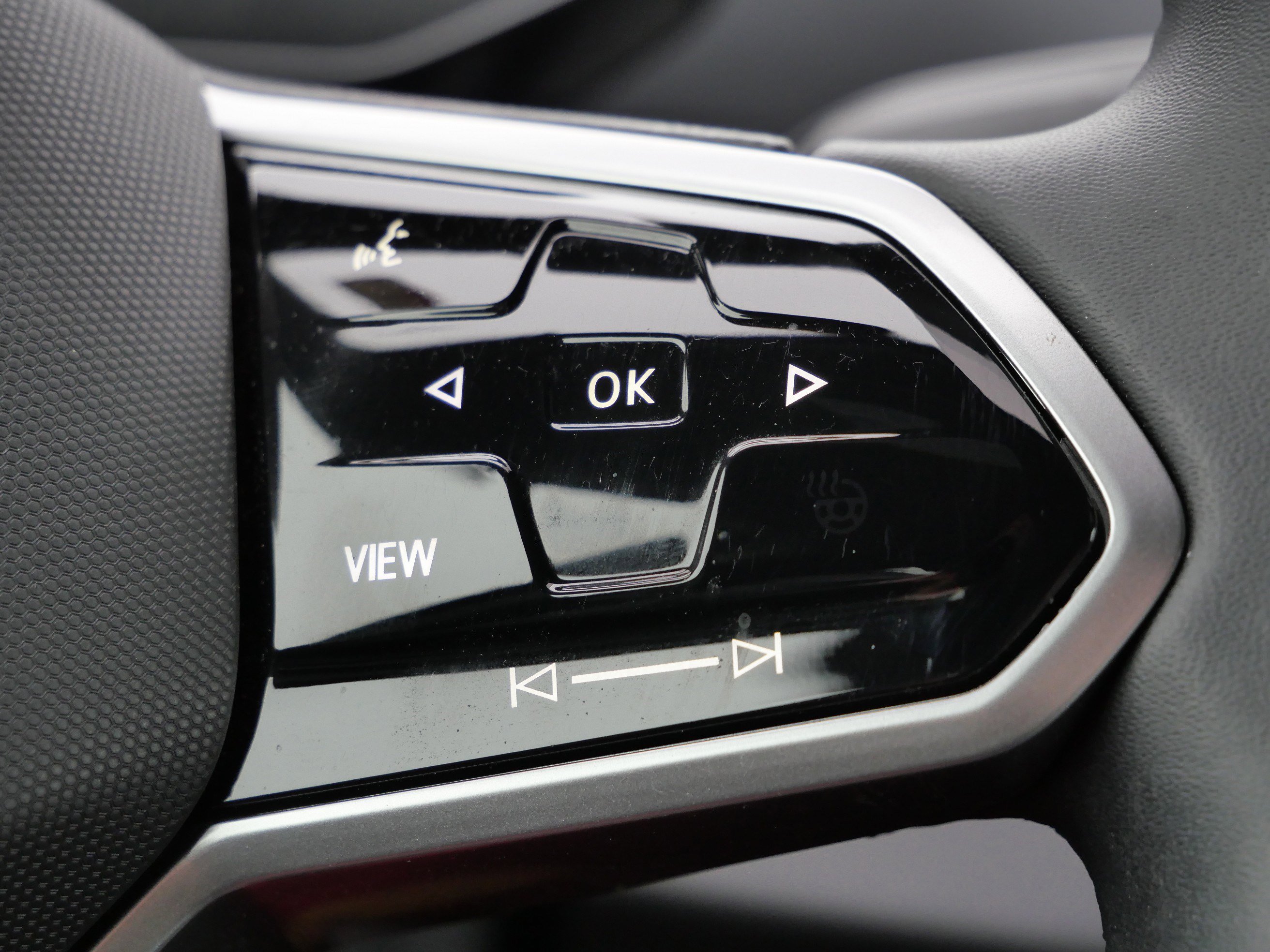 Certified 2025 Volkswagen ID.4 Pro image 31