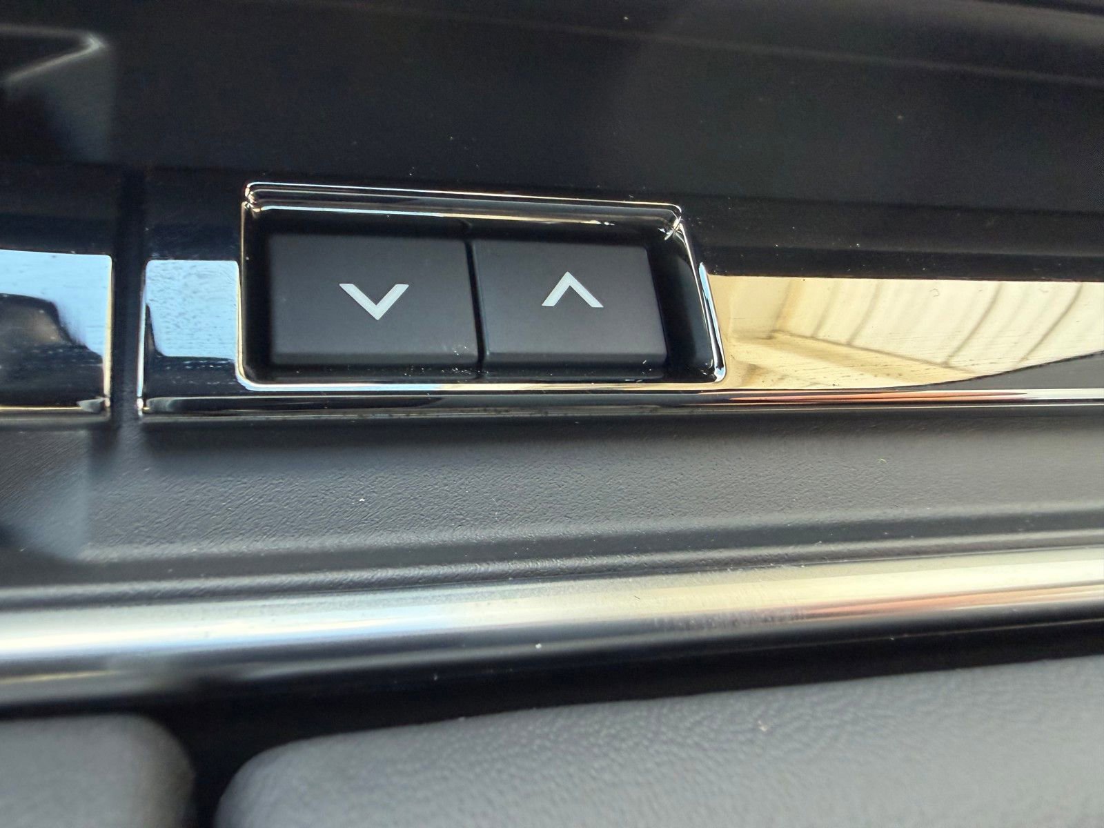 New 2026 Land Rover Range Rover Long Wheelbase SE image 21