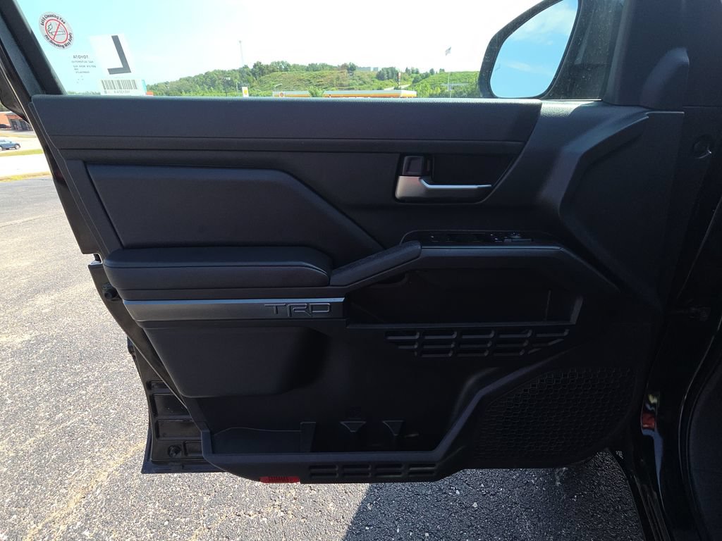 Used 2025 Toyota Tacoma TRD Off-Road AWD/4WD image 14