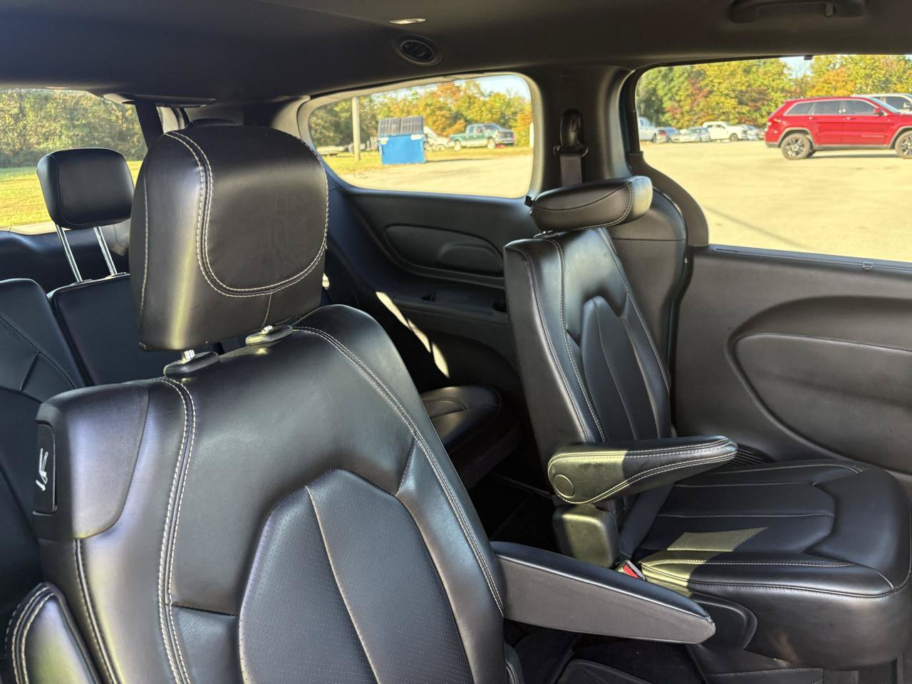 Used 2023 Chrysler Pacifica Touring-L w/ S Appearance Package FWD image 48