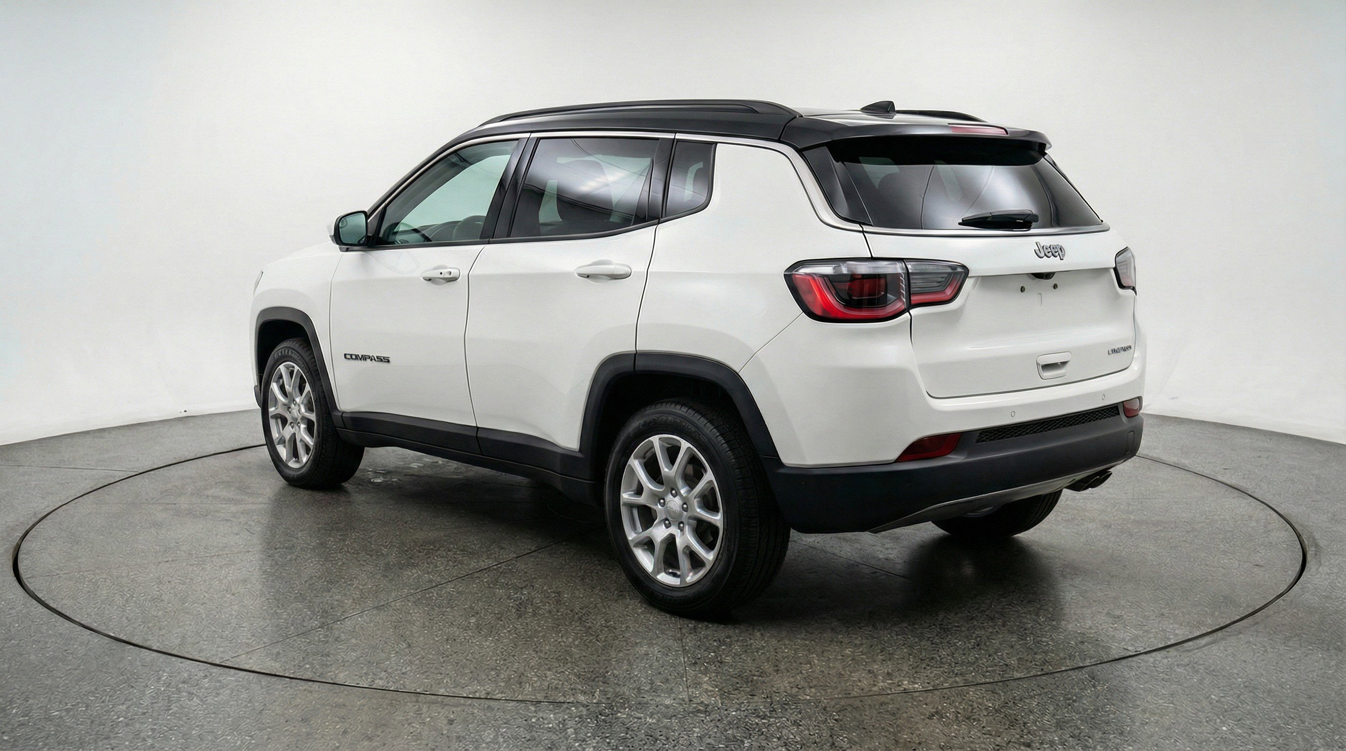 Used 2025 Jeep Compass Limited AWD/4WD image 6