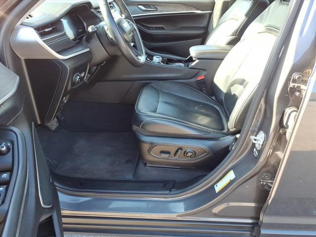 Used 2021 Jeep Grand Cherokee L Limited AWD/4WD image 12