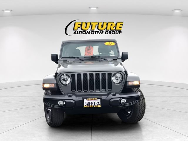Used 2021 Jeep Wrangler Unlimited Sahara AWD/4WD image 2