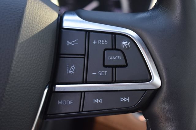 Used 2021 Toyota Highlander Platinum AWD/4WD image 29