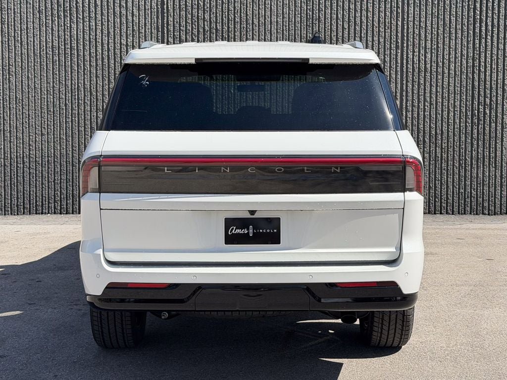 New 2026 Lincoln Navigator Reserve AWD/4WD image 5