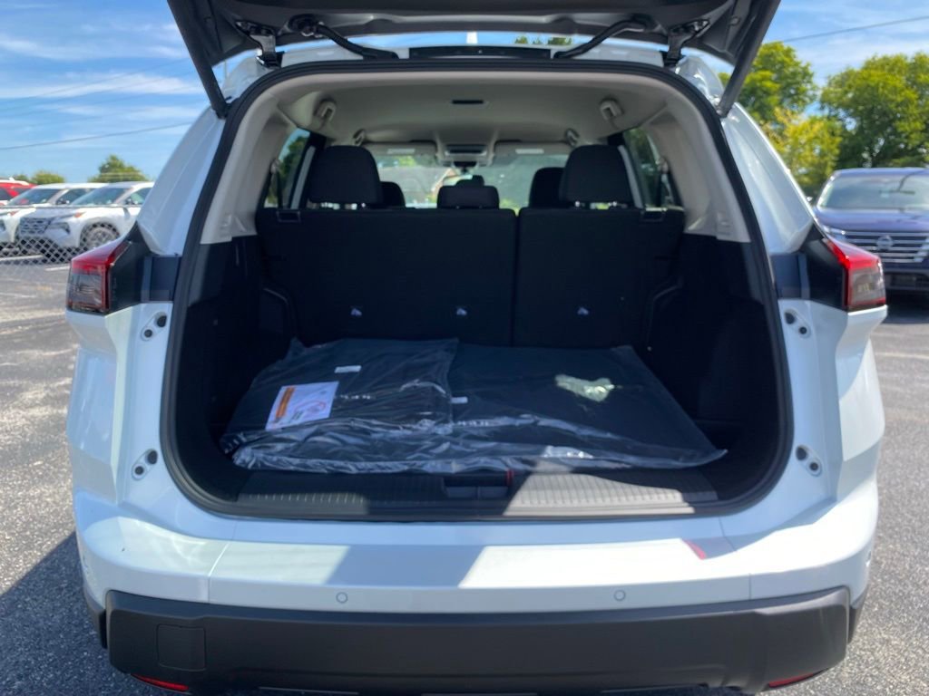 New 2026 Nissan Rogue SV image 32