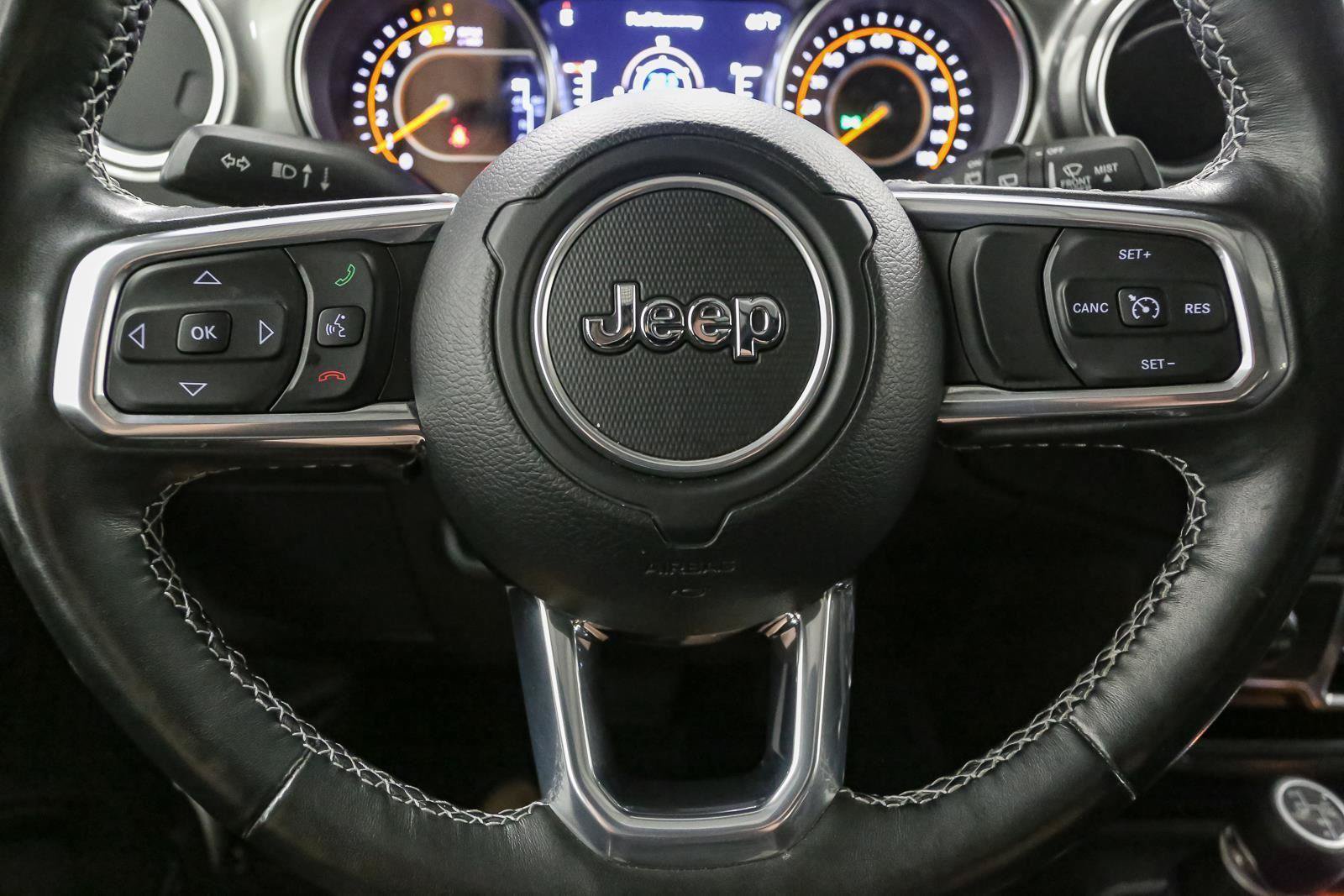 Used 2022 Jeep Wrangler Unlimited Sahara w/ LED Lighting Group AWD/4WD image 39