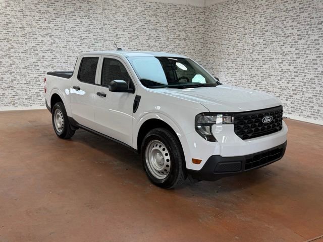 Used 2025 Ford Maverick XL image 1