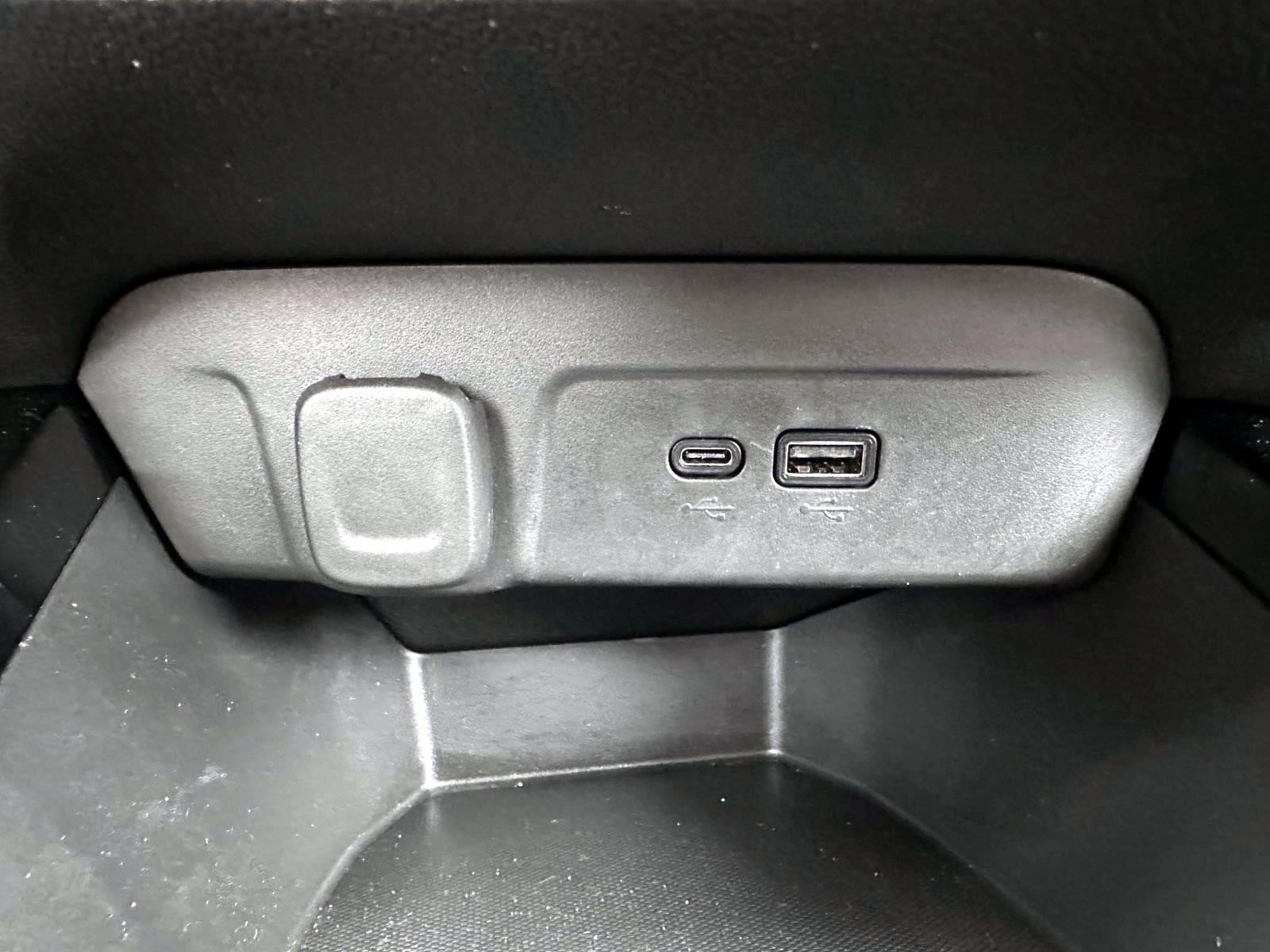 Used 2024 Chevrolet Trax LT FWD image 23