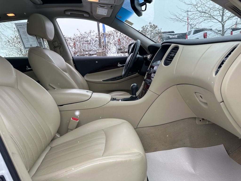 Used 2017 INFINITI QX50 AWD w/ Premium Plus Package image 24