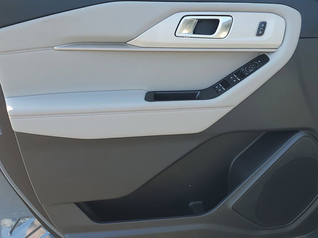 New 2026 Ford Explorer Active image 24