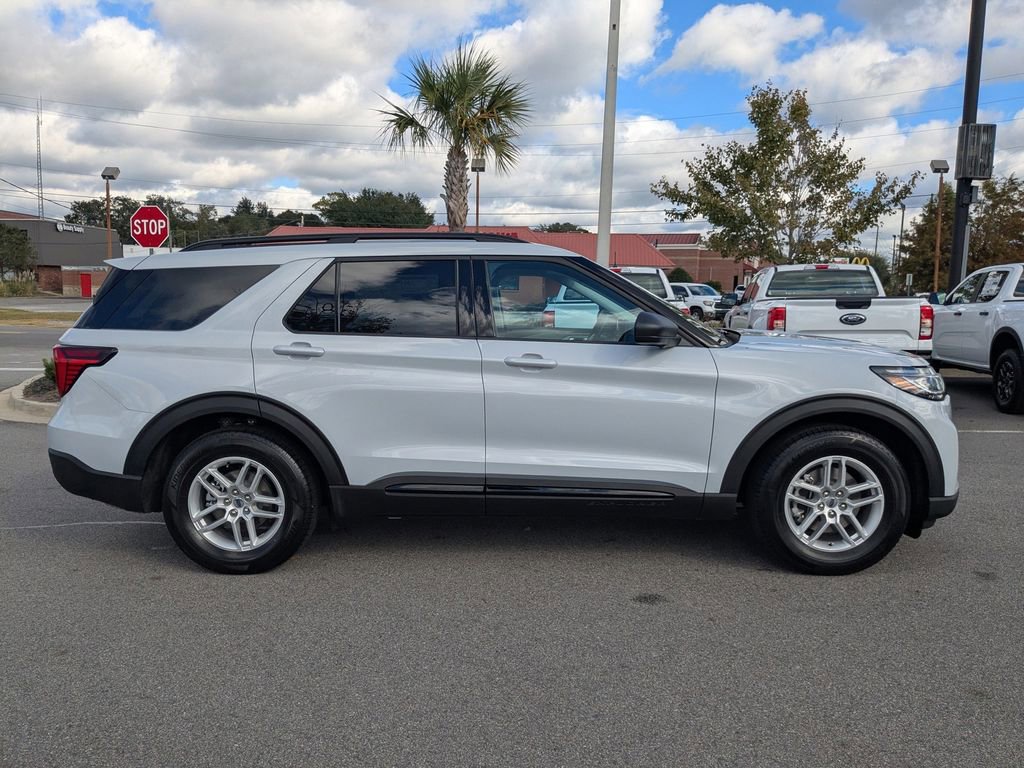 New 2026 Ford Explorer Active w/ Active Comfort Package image 3