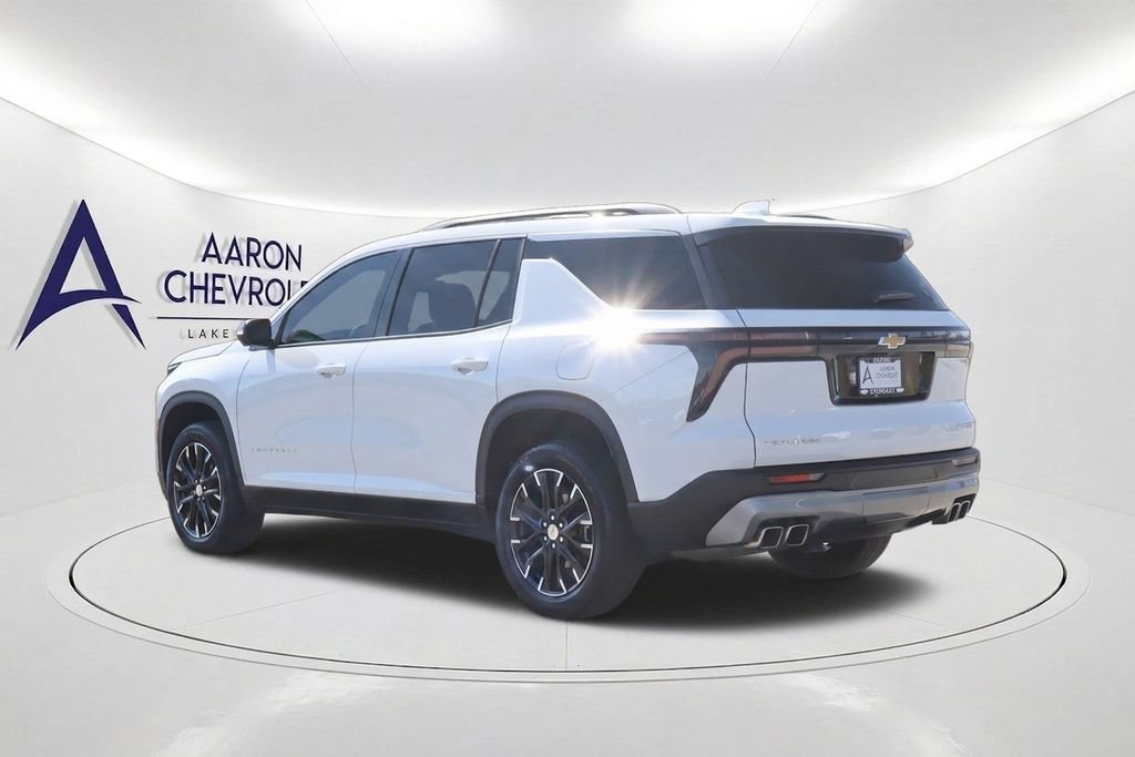 Used 2025 Chevrolet Traverse LT w/ Sun and Wheel Package FWD image 7