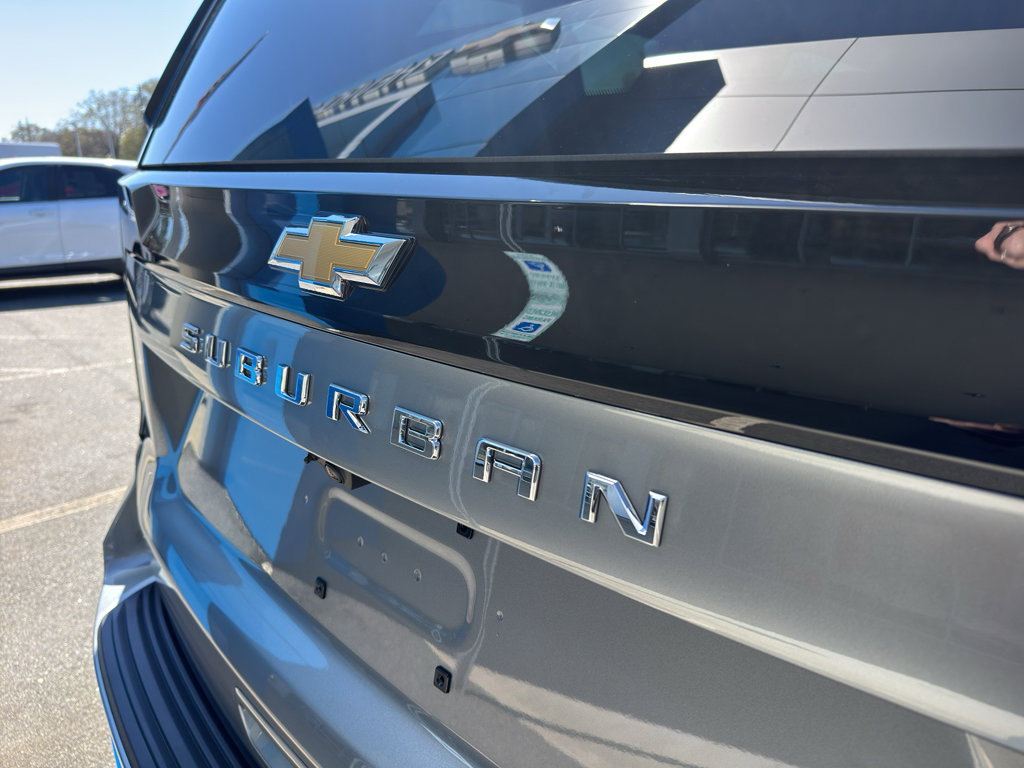 New 2026 Chevrolet Suburban LT w/ Comfort Package AWD/4WD image 6