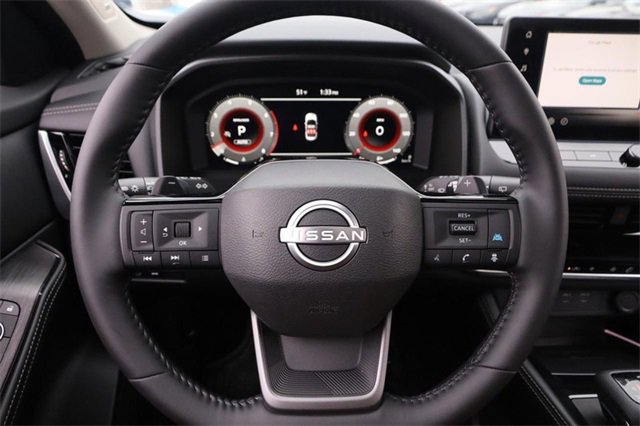 Certified 2025 Nissan Rogue Platinum image 17