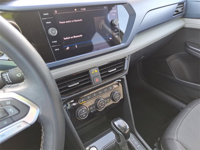 Used 2024 Volkswagen Taos SE image 19