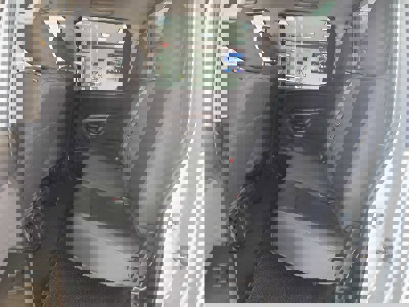 Used 2015 Nissan Titan SV image 12