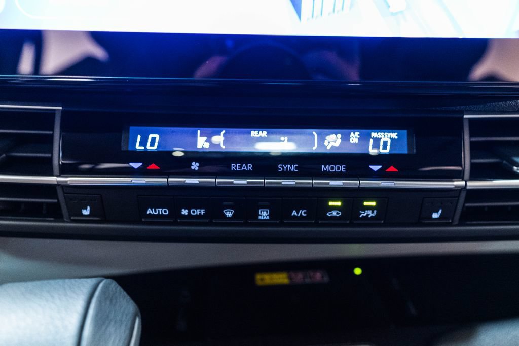 Certified 2025 Toyota Sienna XLE w/ XLE Plus Package FWD image 29