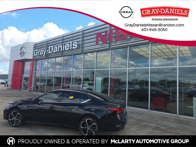 Used 2023 Nissan Altima 2.5 SR w/ SR Premium Package