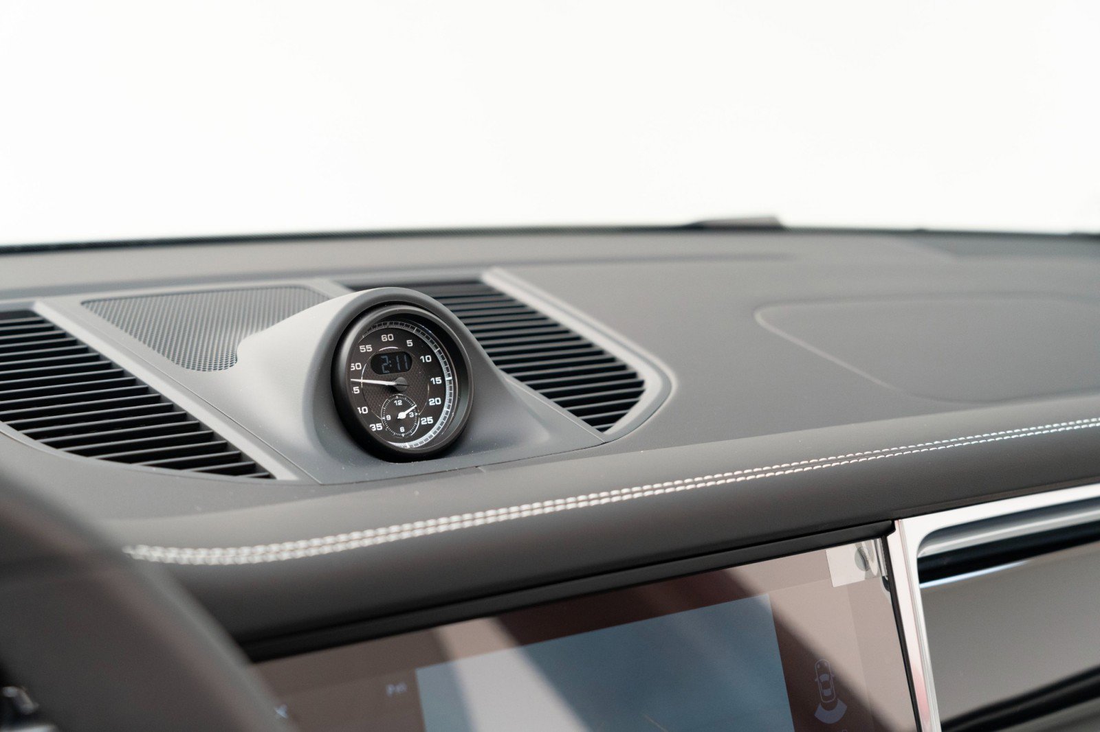 New 2025 Porsche Macan S image 25