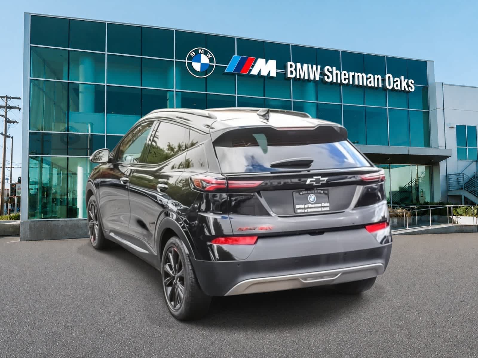 Used 2023 Chevrolet Bolt EUV Premier w/ Redline Edition FWD image 12