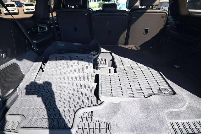 Used 2023 Jeep Grand Wagoneer Series II AWD/4WD image 28