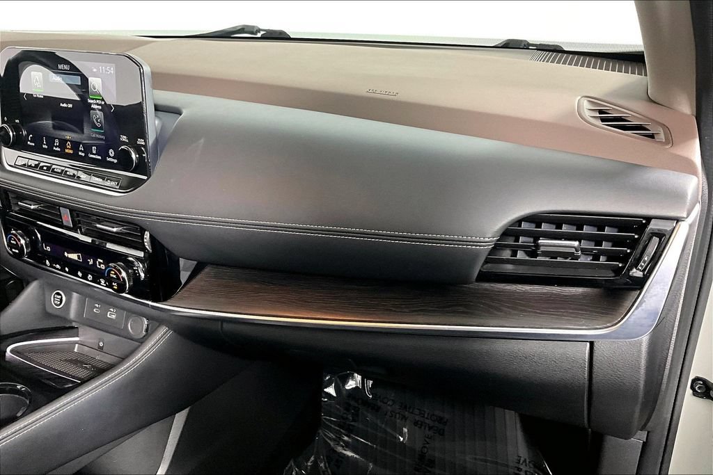 Used 2023 Nissan Rogue Platinum FWD image 16