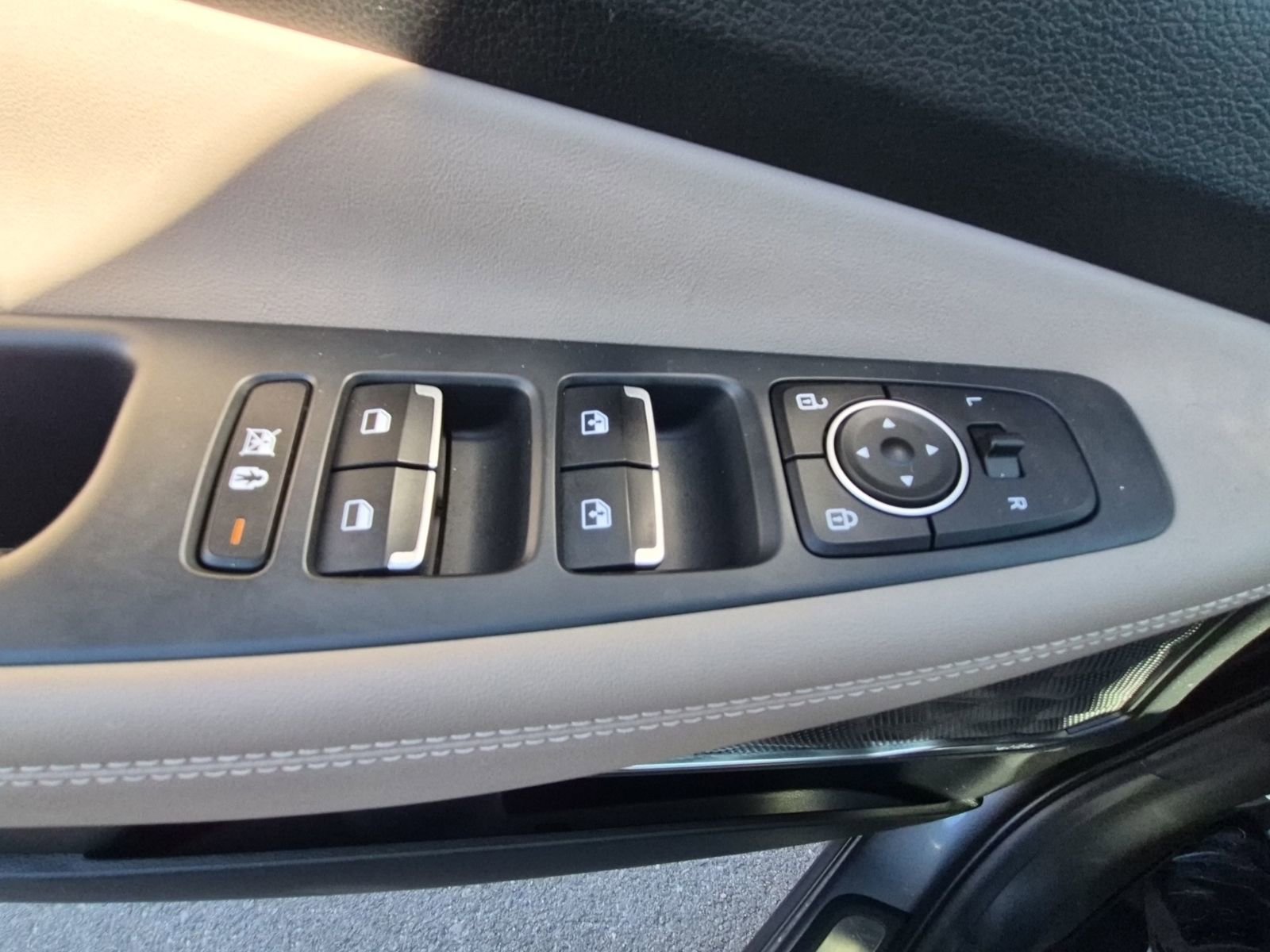 Used 2019 Hyundai Santa Fe AWD image 31