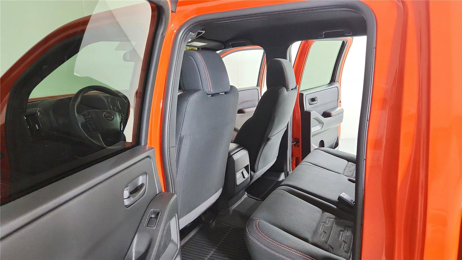 Used 2026 Nissan Frontier PRO-4X w/ Pro-4x Convenience Package AWD/4WD image 17