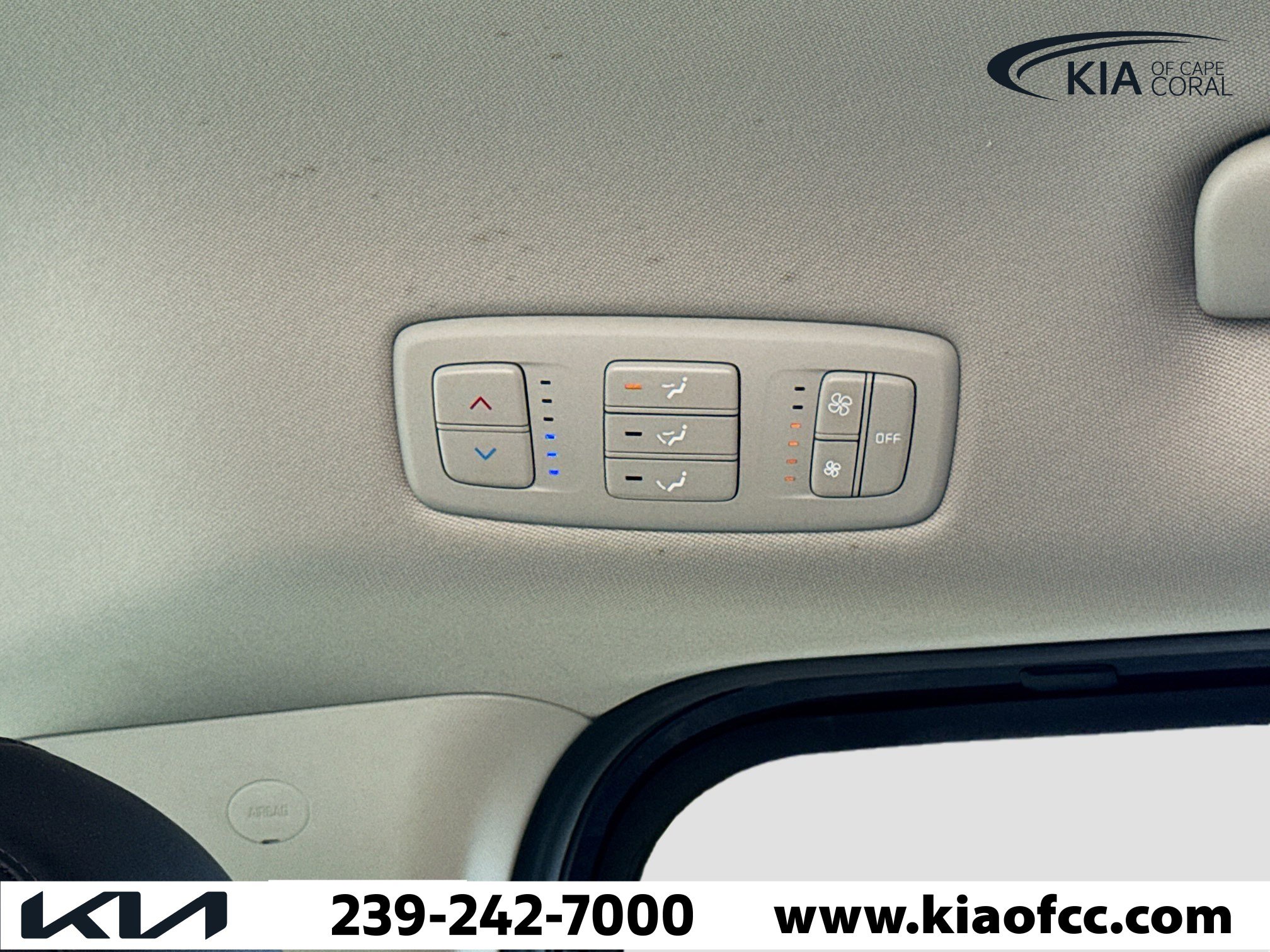 Used 2023 Kia Carnival LX image 19