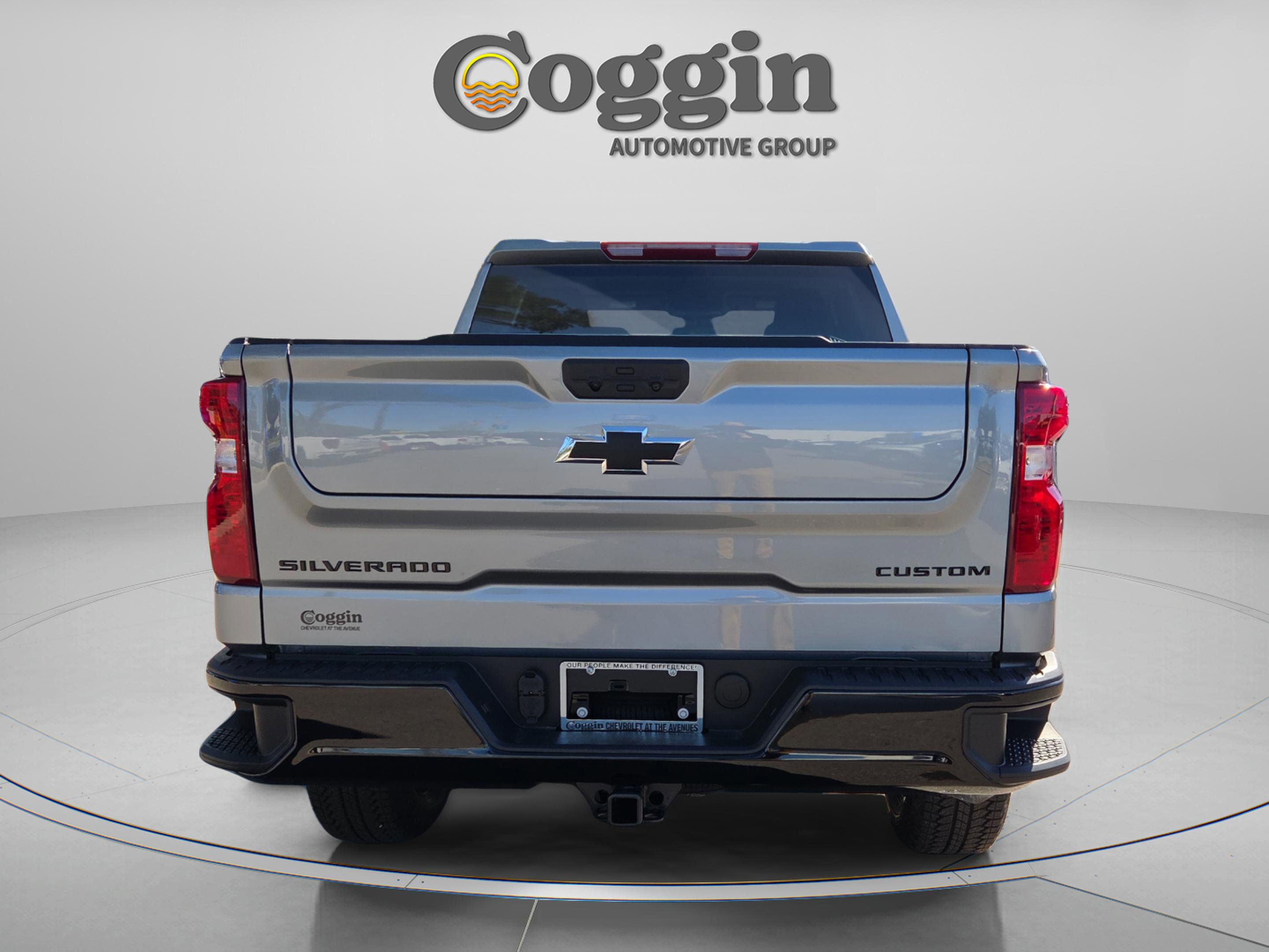 New 2026 Chevrolet Silverado 1500 Custom Trail Boss w/ LPO, Dark Essentials Package image 4