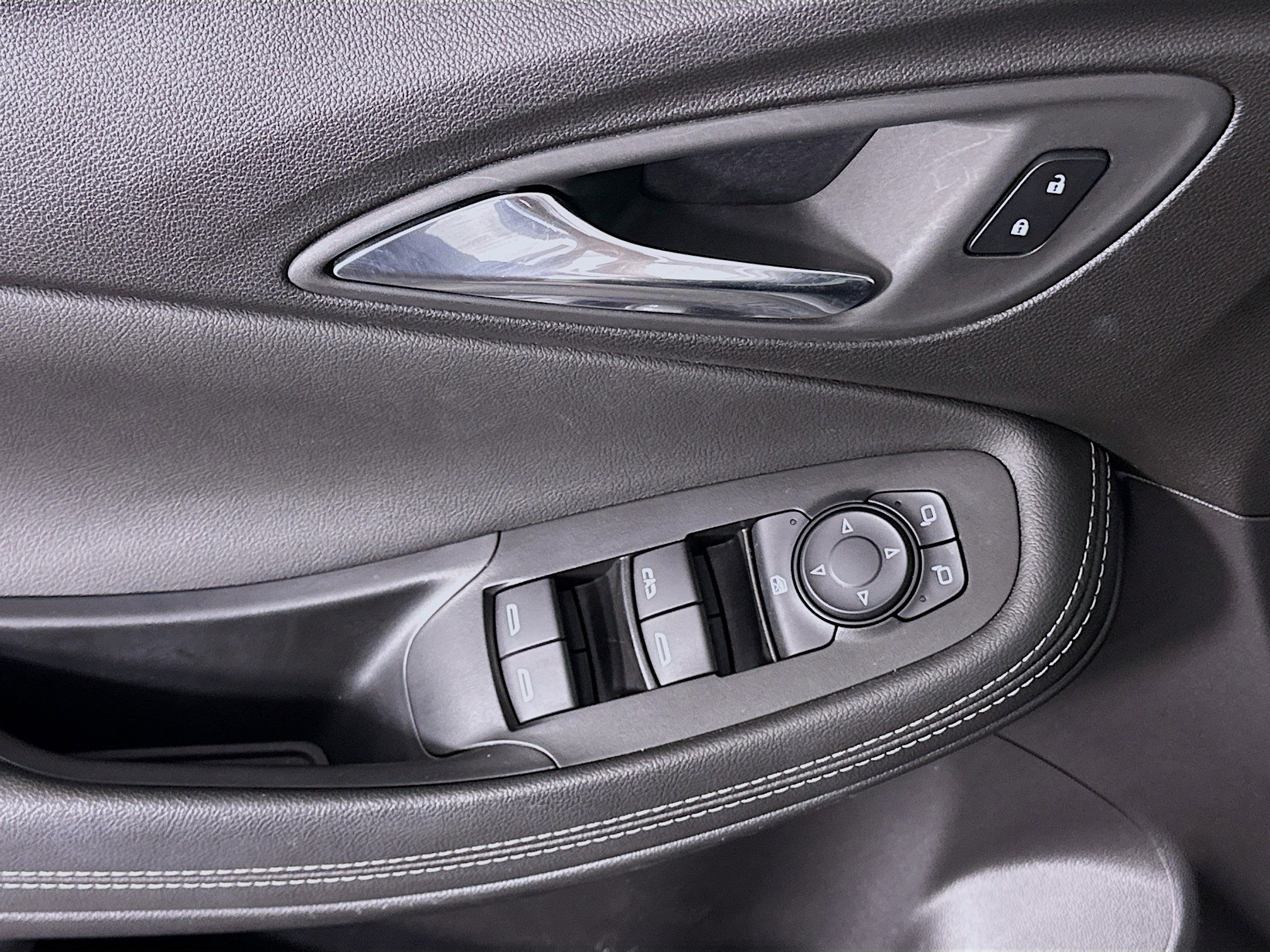 Used 2025 Buick Encore GX Preferred FWD image 12