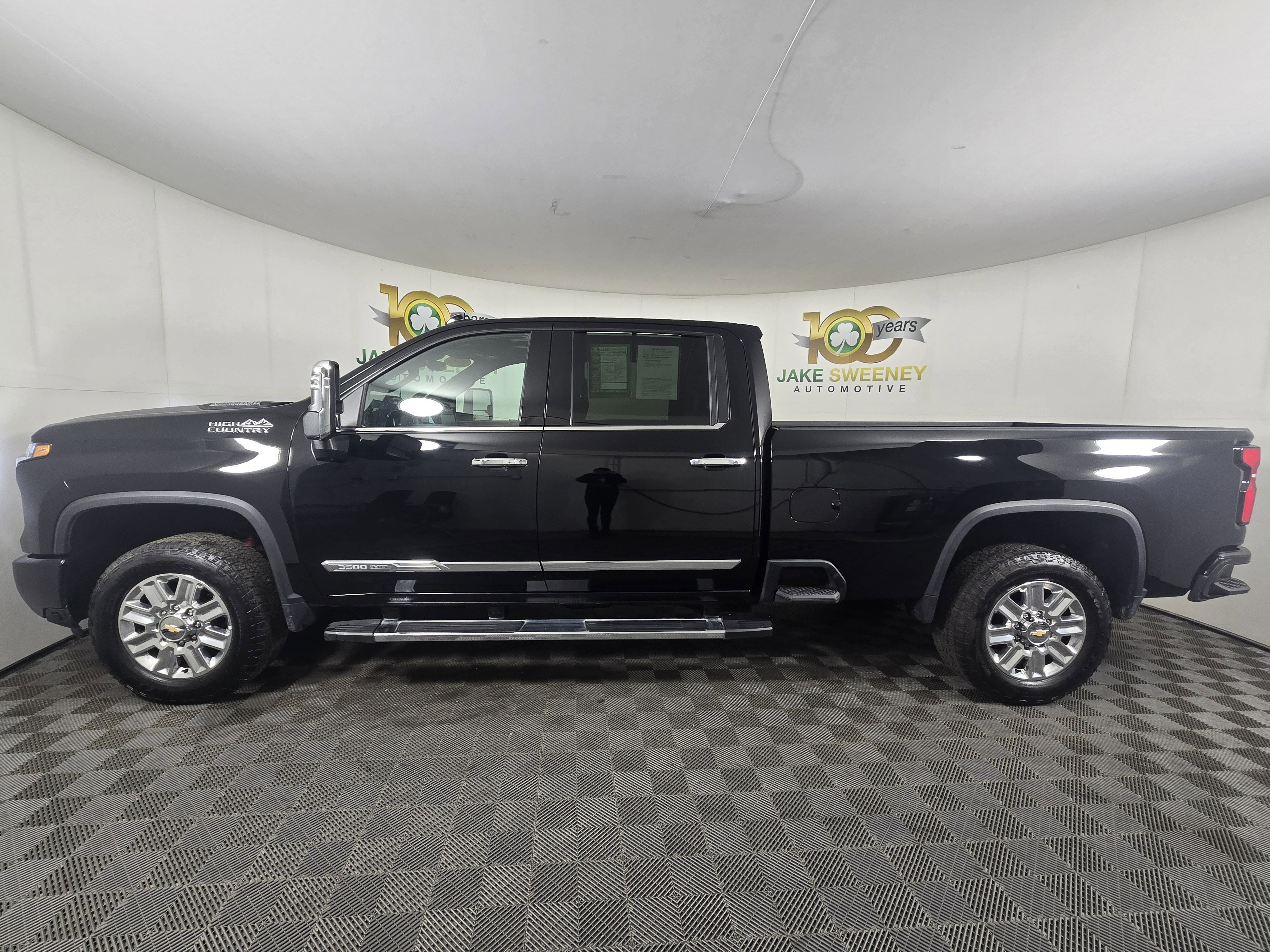 Used 2025 Chevrolet Silverado 3500 High Country w/ Technology Package image 4