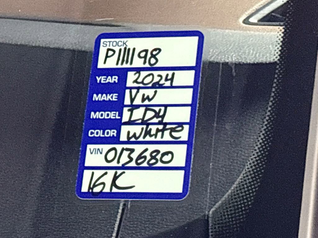 Used 2024 Volkswagen ID.4 2WD image 25