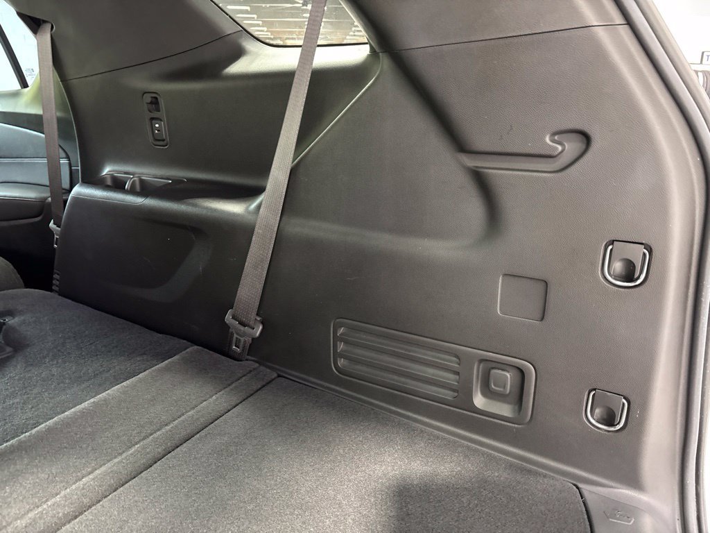 Used 2023 Chevrolet Traverse LT AWD/4WD image 46