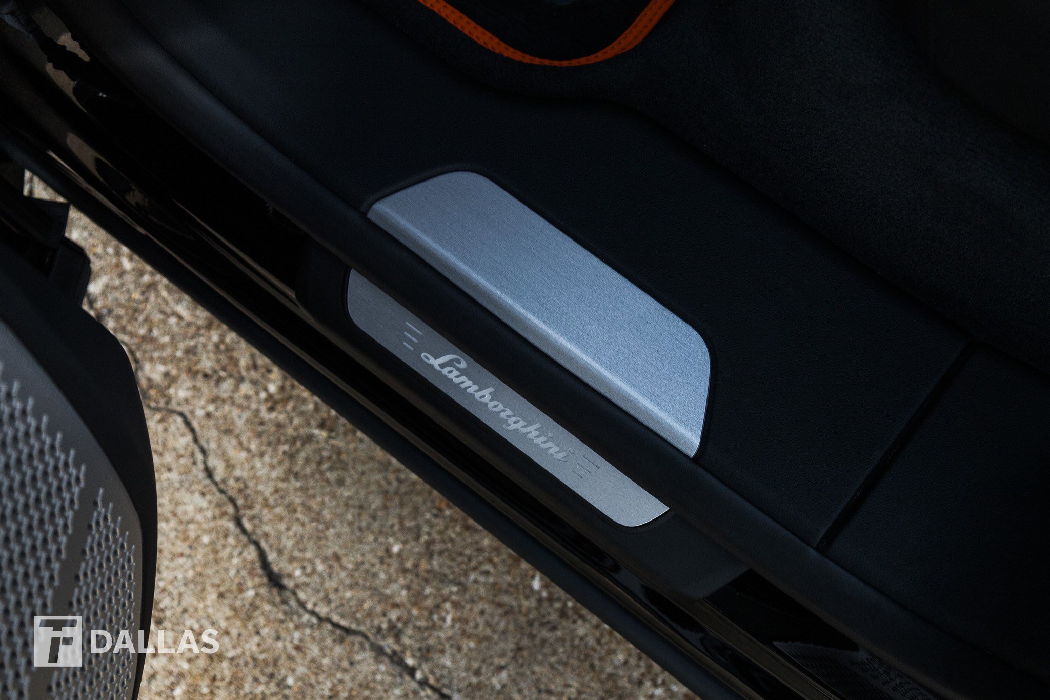 Used 2025 Lamborghini Urus SE image 31