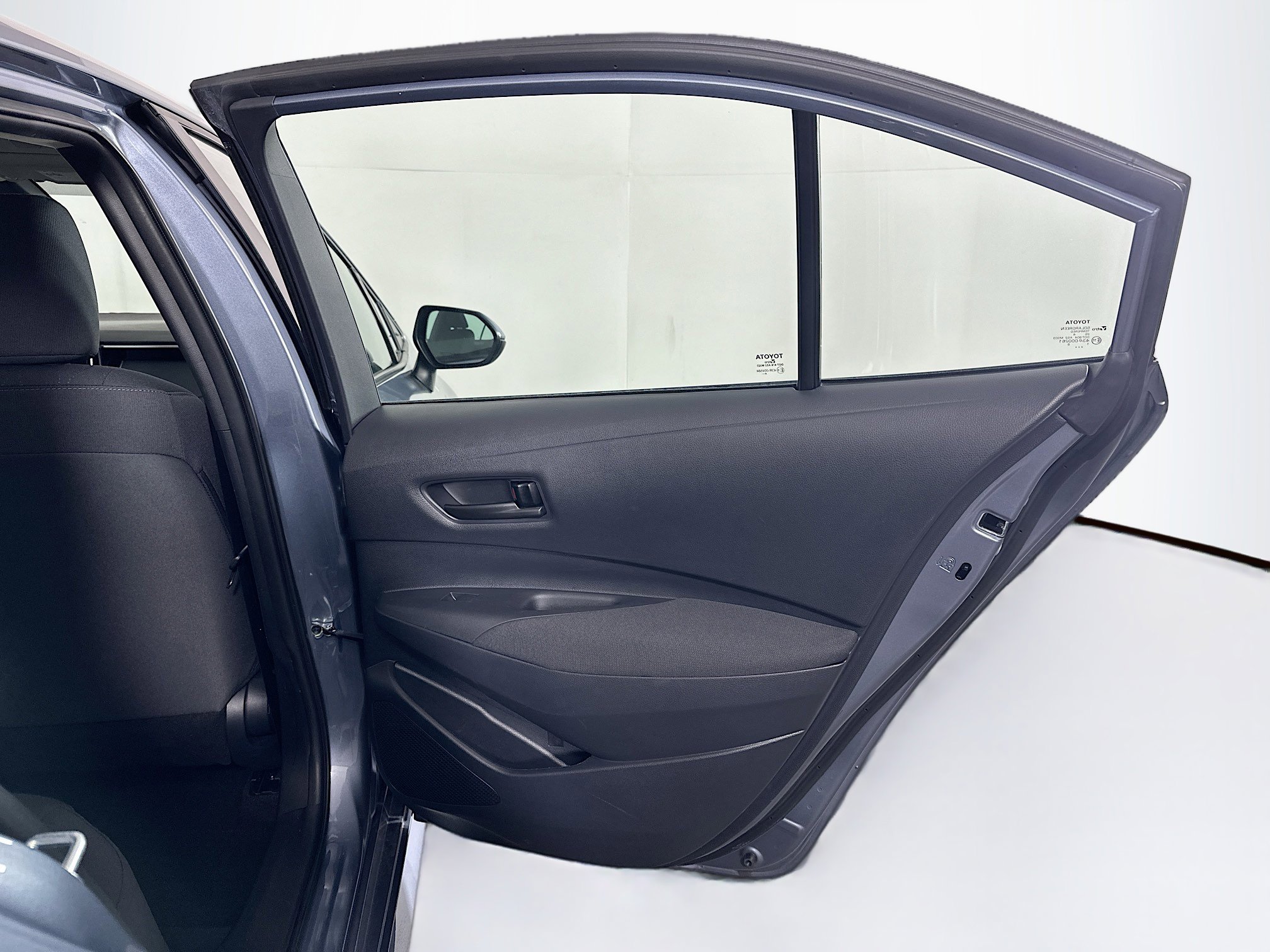 Used 2025 Toyota Corolla LE image 28