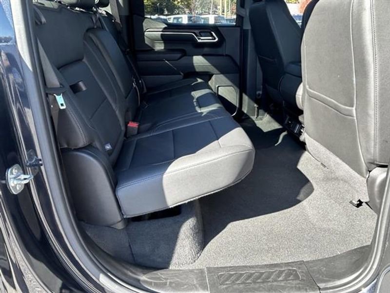 Used 2025 GMC Sierra 1500 SLT AWD/4WD image 26