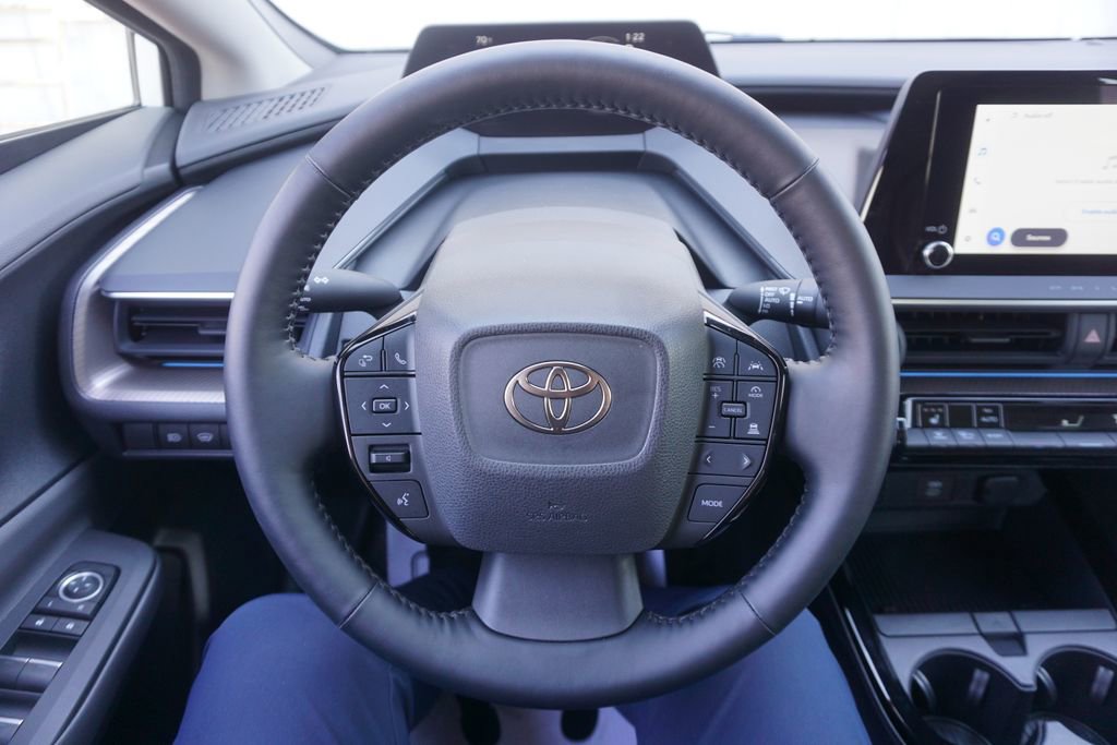 Used 2024 Toyota Prius XLE AWD/4WD image 3