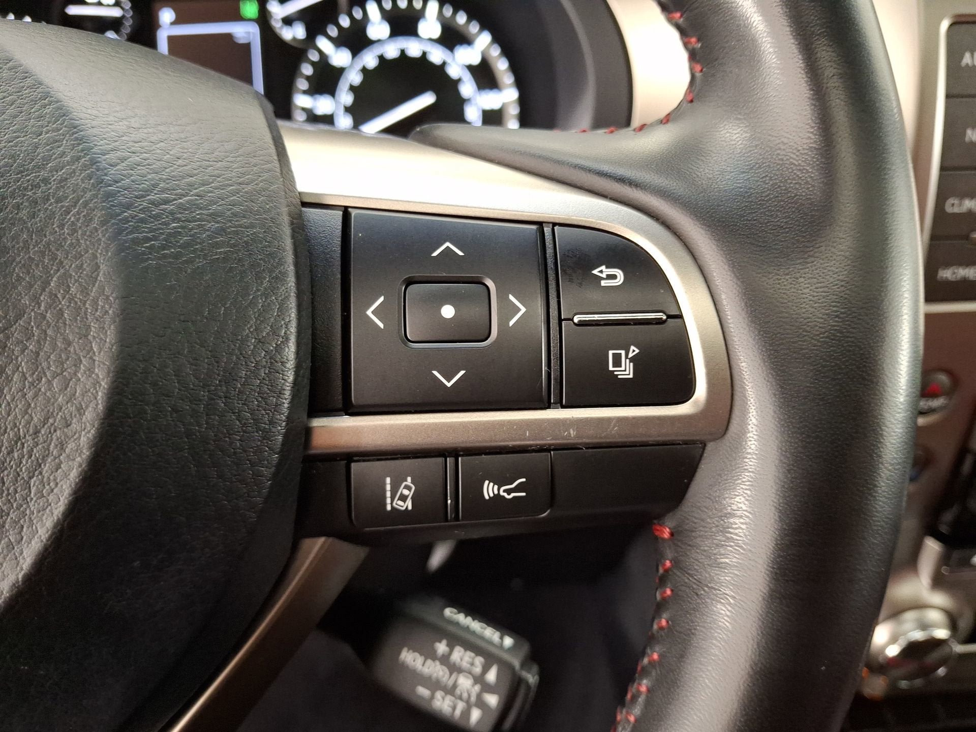 Used 2021 Lexus GX 460 Premium w/ Premium Package AWD/4WD image 18