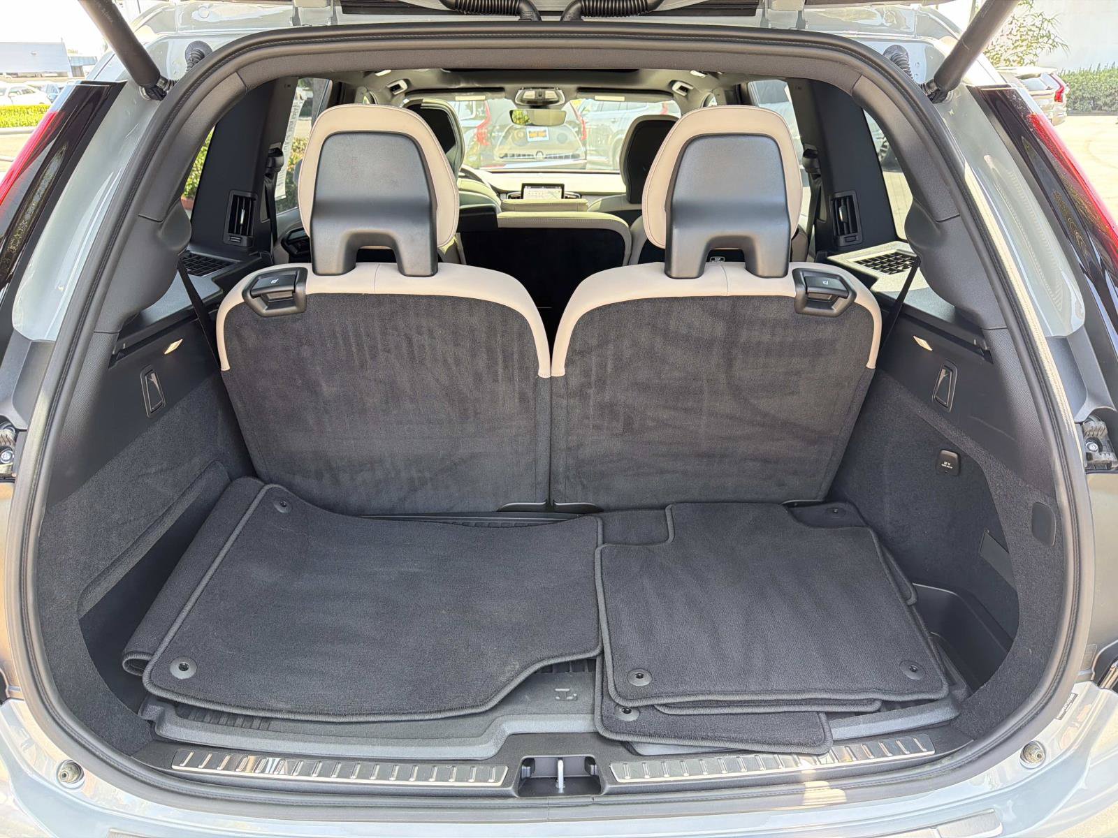 Used 2026 Volvo XC90 T8 Plus w/ Protection Package Premier AWD/4WD image 24