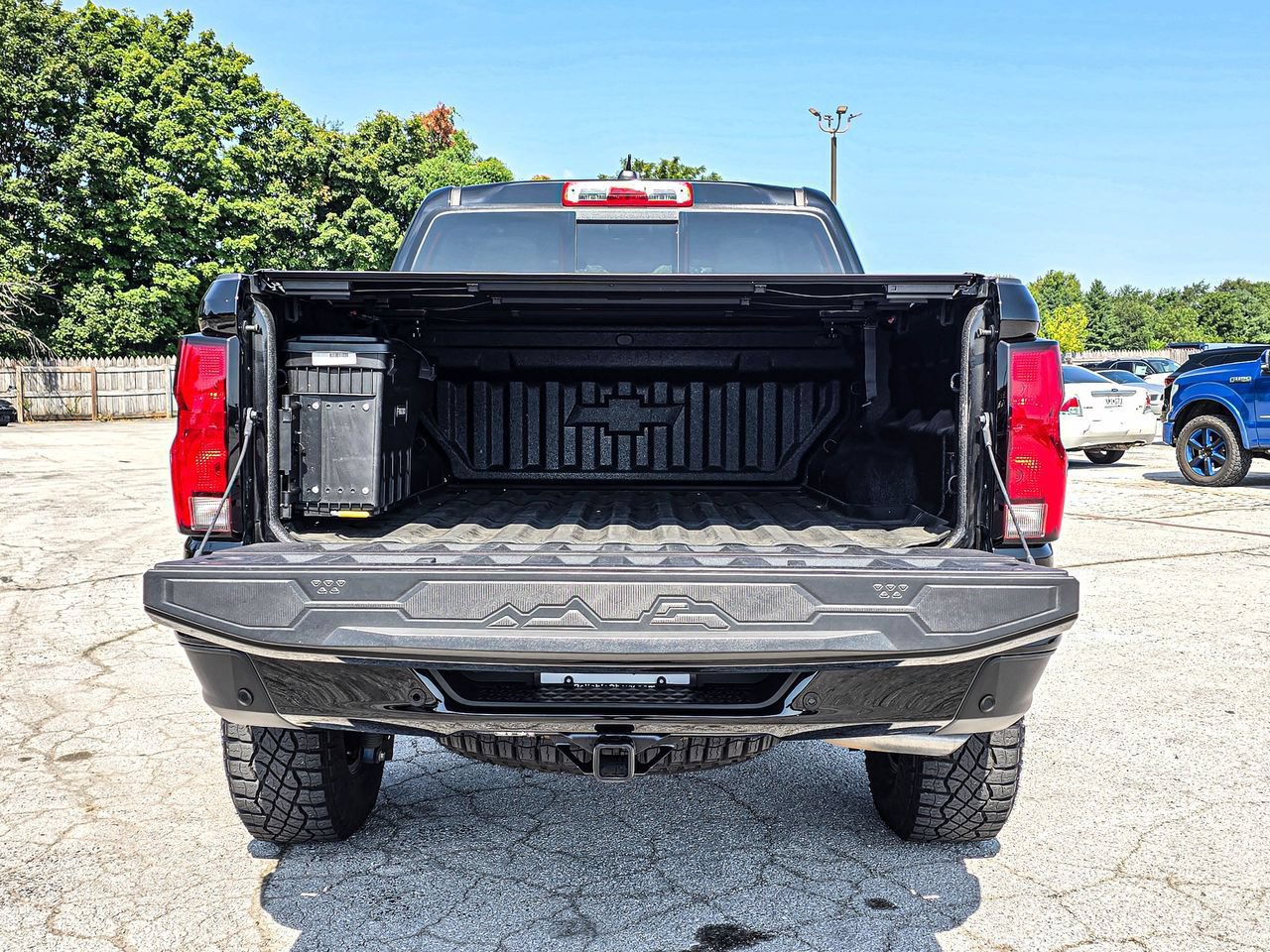 Used 2025 Chevrolet Colorado ZR2 w/ Technology Package AWD/4WD image 7