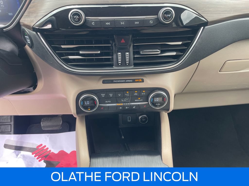Certified 2020 Ford Escape Titanium FWD image 16