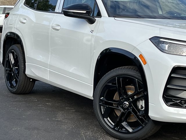 New 2026 Volkswagen Tiguan SE R-Line AWD/4WD image 4
