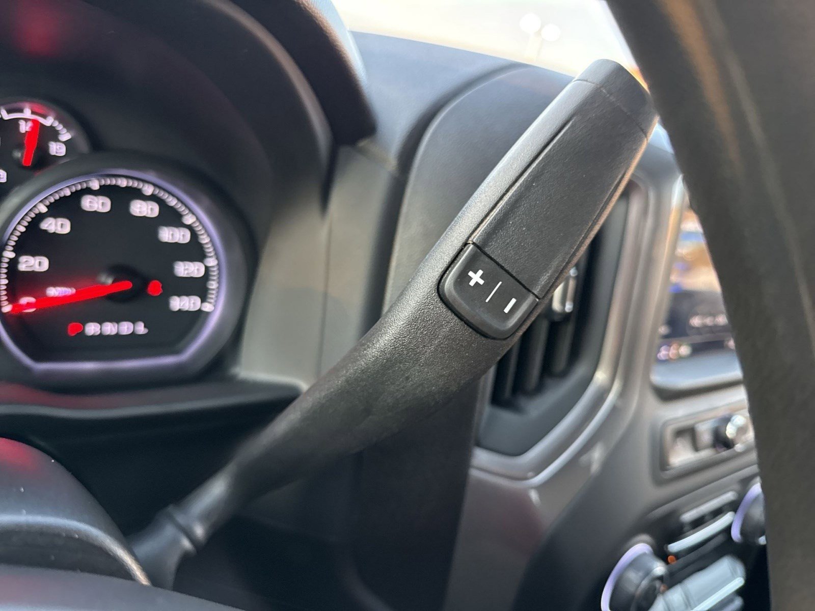 Used 2025 Chevrolet Silverado 2500 W/T image 19