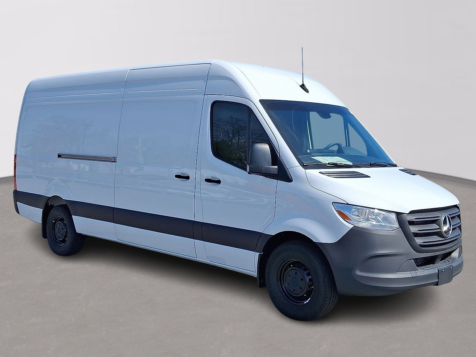 Used 2024 Mercedes-Benz Sprinter 2500 image 3
