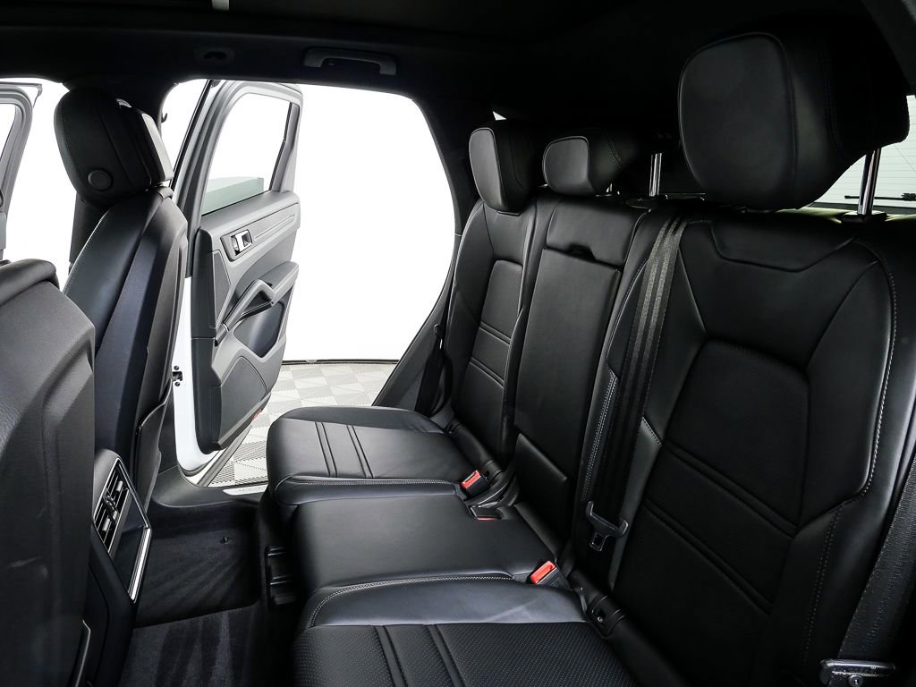 Certified 2023 Porsche Cayenne AWD/4WD image 21
